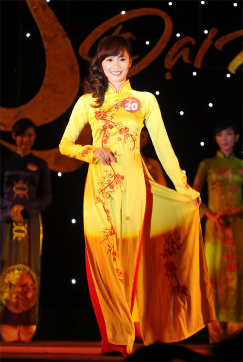 Hoa khôi Đại Nam khoe lưng ong quyến rũ - 7