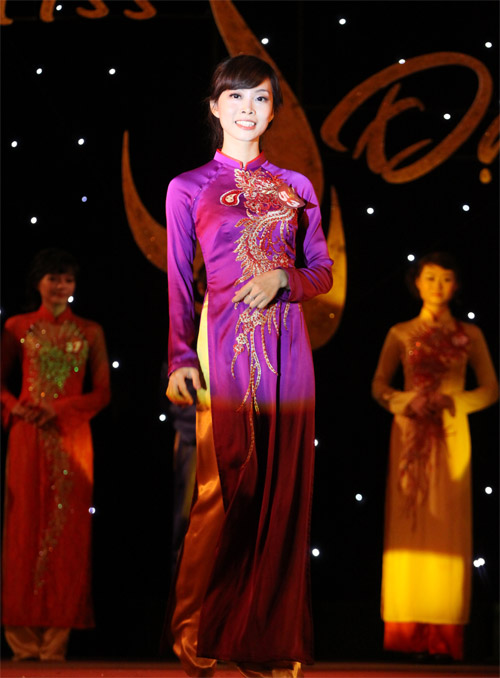 Hoa khôi Đại Nam khoe lưng ong quyến rũ - 8