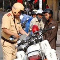 Tin tức trong ngày - Đăng ký xe: Đừng dùng luật mới xử lỗi cũ