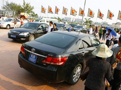 Khoán xe công: 6 năm, 1 người thực hiện - 2