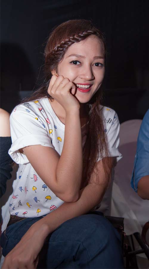Bảo Anh giản dị đi cổ vũ The Voice - 6