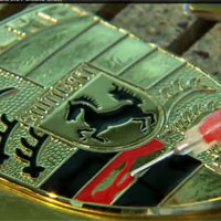 Ô tô - Xe máy - Video: Logo Porsche được làm như thế