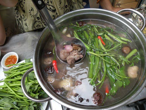 Vịt cỏ mê "mò".. sấu! - 2
