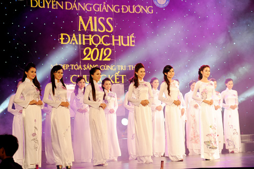 Á hậu Thùy Trang rạng rỡ làm giám khảo - 9