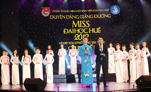 Á hậu Thùy Trang rạng rỡ làm giám khảo - 6