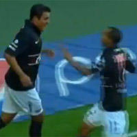 Bóng đá - Video: Cần đúng 10 giây để ghi bàn