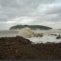 Tin tức trong ngày - Đang trực bão, điện thoại GĐ Sở... hết pin