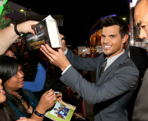 Ra mắt Hừng Đông, Kristen gây "nóng mặt" - 11