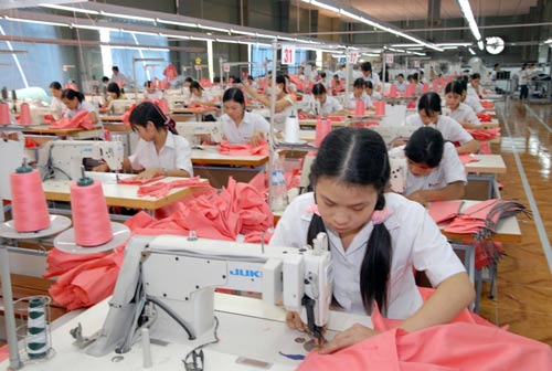 NH phải “mang quà” đến DN mời vay - 2