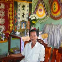 Tin tức trong ngày - Làng 20 người chết trẻ: Đường mòn vết xe tang