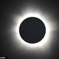 Tin tức trong ngày - Chùm ảnh: Nhật thực toàn phần ở Australia