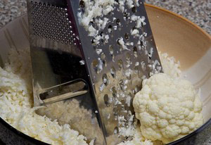 Bánh súp lơ chiên lạ miệng, dễ làm - 4