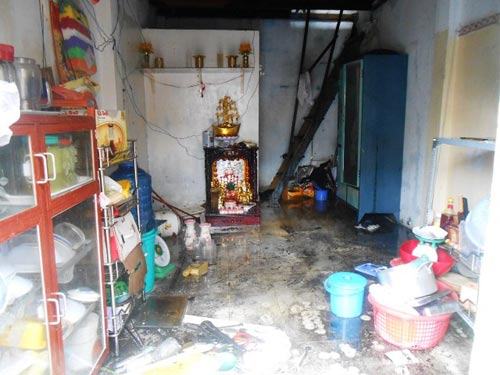 TP.HCM: Hỏa hoạn thiêu rụi 5 căn nhà - 4