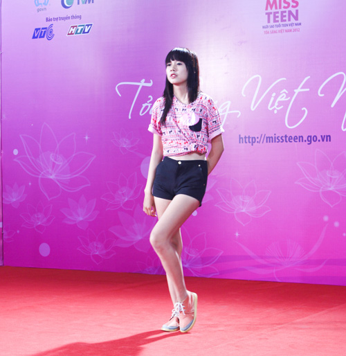 Hoa hậu Phương Lan nền nã làm giám khảo - 14