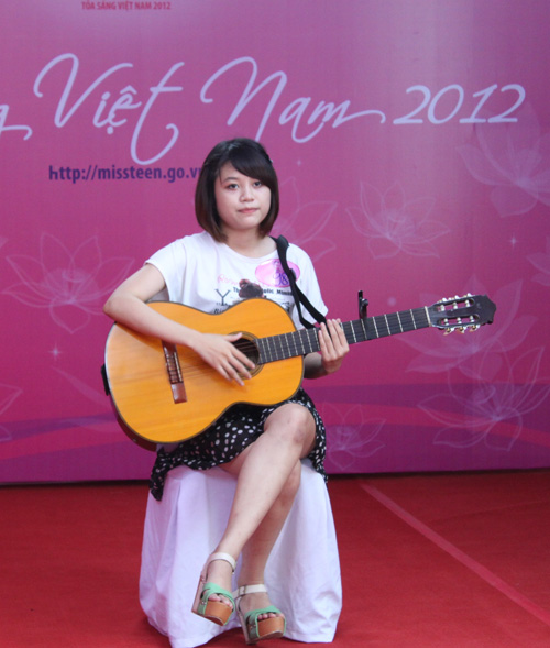 Hoa hậu Phương Lan nền nã làm giám khảo - 9