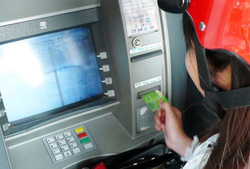 Cây ATM: 1001 kiểu "đày đọa" khách hàng - 2