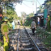 Tin tức trong ngày - Pháo nổ tung mái nhà, 2 người thương vong