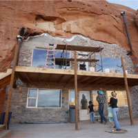 Phi thường - kỳ quặc - Gia đình 14 người sống trong hang đá