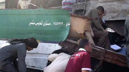 Tai nạn 50 HS tử vong: Dân Ai Cập nổi giận - 1