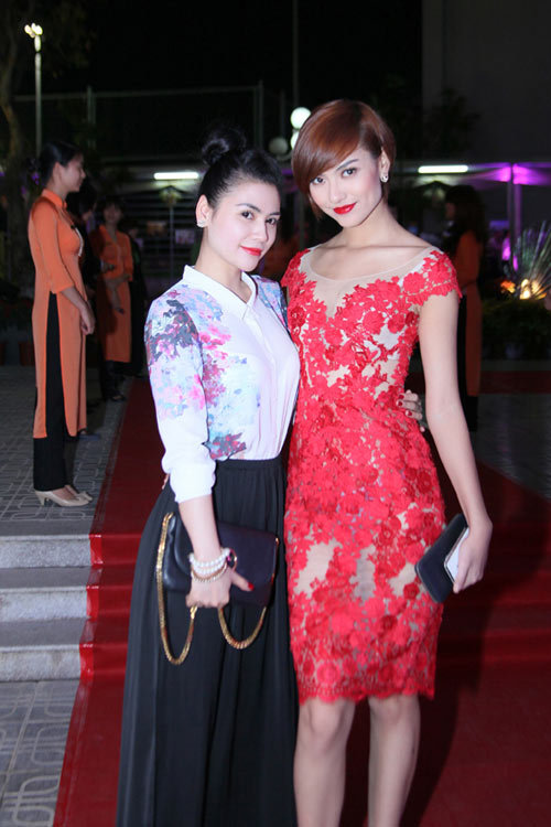 Hồng Quế "đụng hàng" Hoàng Thùy Linh - 6