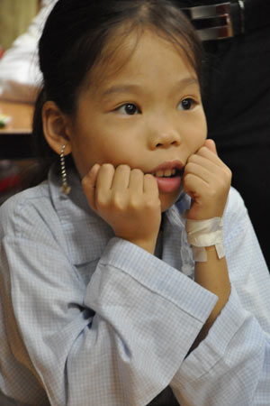 Phút cảm động rơi nước mắt của BT Giáo dục - 5