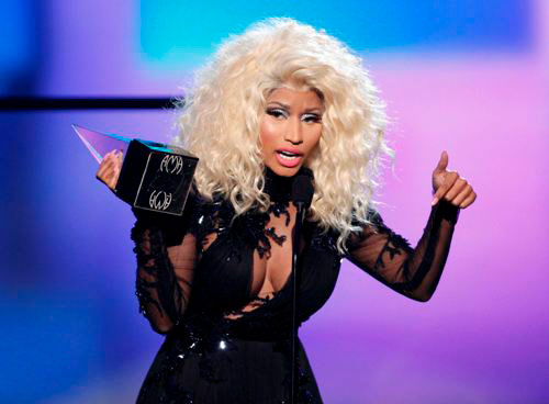 Justin Bieber bị siêu mẫu cưỡng hôn - 7