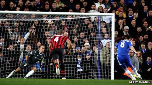 Chelsea & tháng 11 đen: Còn nước còn tát - 2