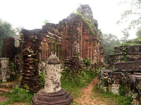 Phát hiện tượng đá lạ ở di sản Mỹ Sơn - 2