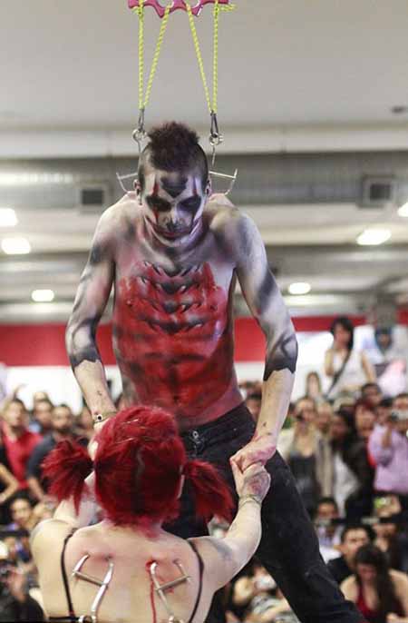 Những tín đồ hành xác hội ngộ - 2