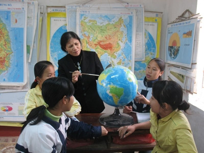 Đãi ngộ giáo viên là then chốt đổi mới giáo dục - 2