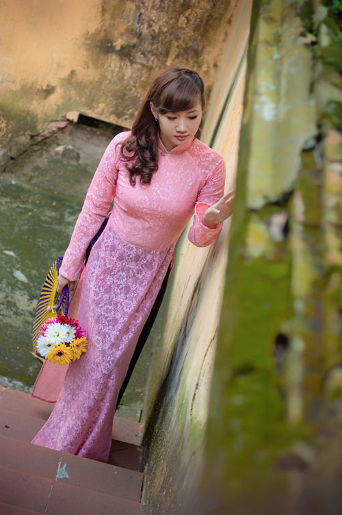 Hoa khôi Phương Đông dịu dàng trên phố - 2