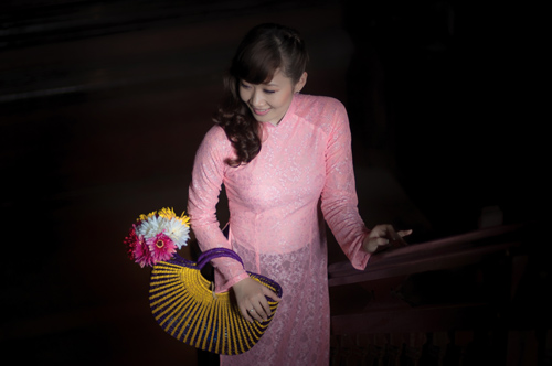 Hoa khôi Phương Đông dịu dàng trên phố - 7