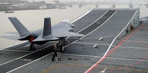 Quân đội Mỹ đón loạt máy bay siêu xa xỉ - 7