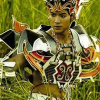 Thời trang - Trương Nam Thành sexy trên đồng hoang