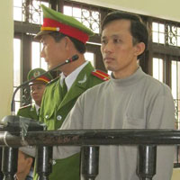 Tin tức trong ngày - Y án tử hình đối với "sát thủ thuốc nổ"