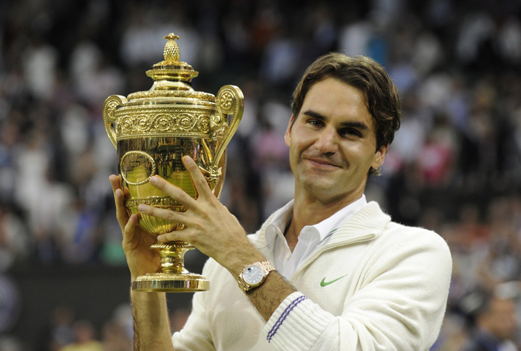 Roger Federer trở về ngôi vị số 1 thế giới sau chức vô địch Wimbledon để rồi sau đó phá kỷ lục của Pete Sampras về số tuần ngự trị ở vị trí này.