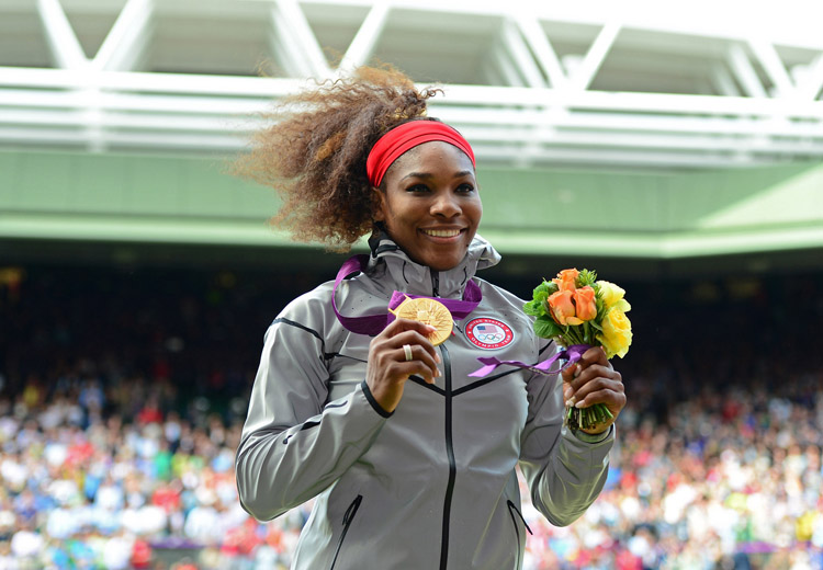 Ngay sau Wimbledon, Serena Williams giành luôn cả HCV Olympic diễn ra tại London.