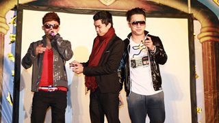 Sao giật mình vì quà "độc" của khán giả - 6