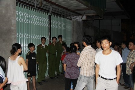 HN: Khống chế nhiều người, cố thủ trong nhà - 3