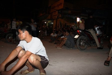 HN: Khống chế nhiều người, cố thủ trong nhà - 6