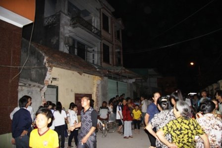 HN: Khống chế nhiều người, cố thủ trong nhà - 8