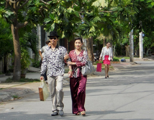 Diễm Châu mát tay trổ tài nuôi cá - 7