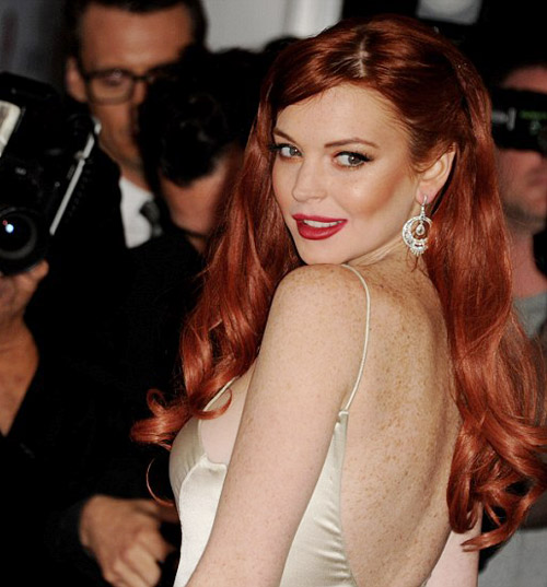 Minh tinh tóc bạc vẫn chẳng ngại váy ôm - 8