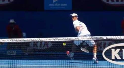 Djokovic muốn nhìn trộm phòng thay đồ nữ - 2