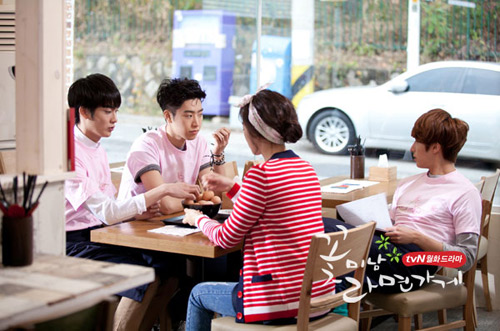 Tiệm mì mỹ nam: Hài hước tình tay tư - 3