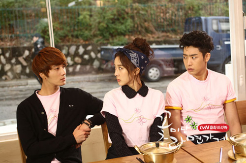 Tiệm mì mỹ nam: Hài hước tình tay tư - 5