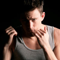 Sức khỏe đời sống - Đàn ông cơ bắp: Hấp dẫn và sống dai