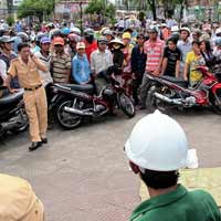 Tin tức trong ngày - Bắt cướp định tấn công xe chở tiền ngân hàng