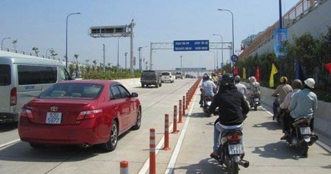 Không thu phí hầm vượt sông Sài Gòn - 1