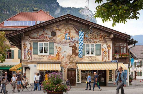 Vẻ đẹp cổ kính của thị trấn vùng núi nước Đức - 1